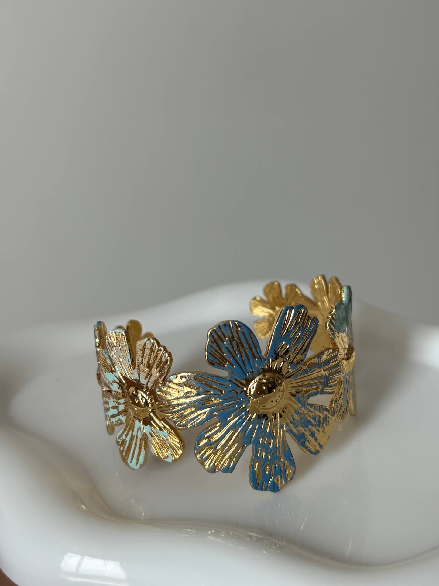 Summery Flower Bangle